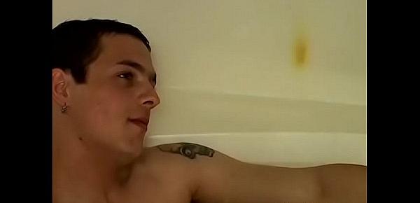  Pissing in the mouth and sloppy blowjob and deepthroat in bathtub